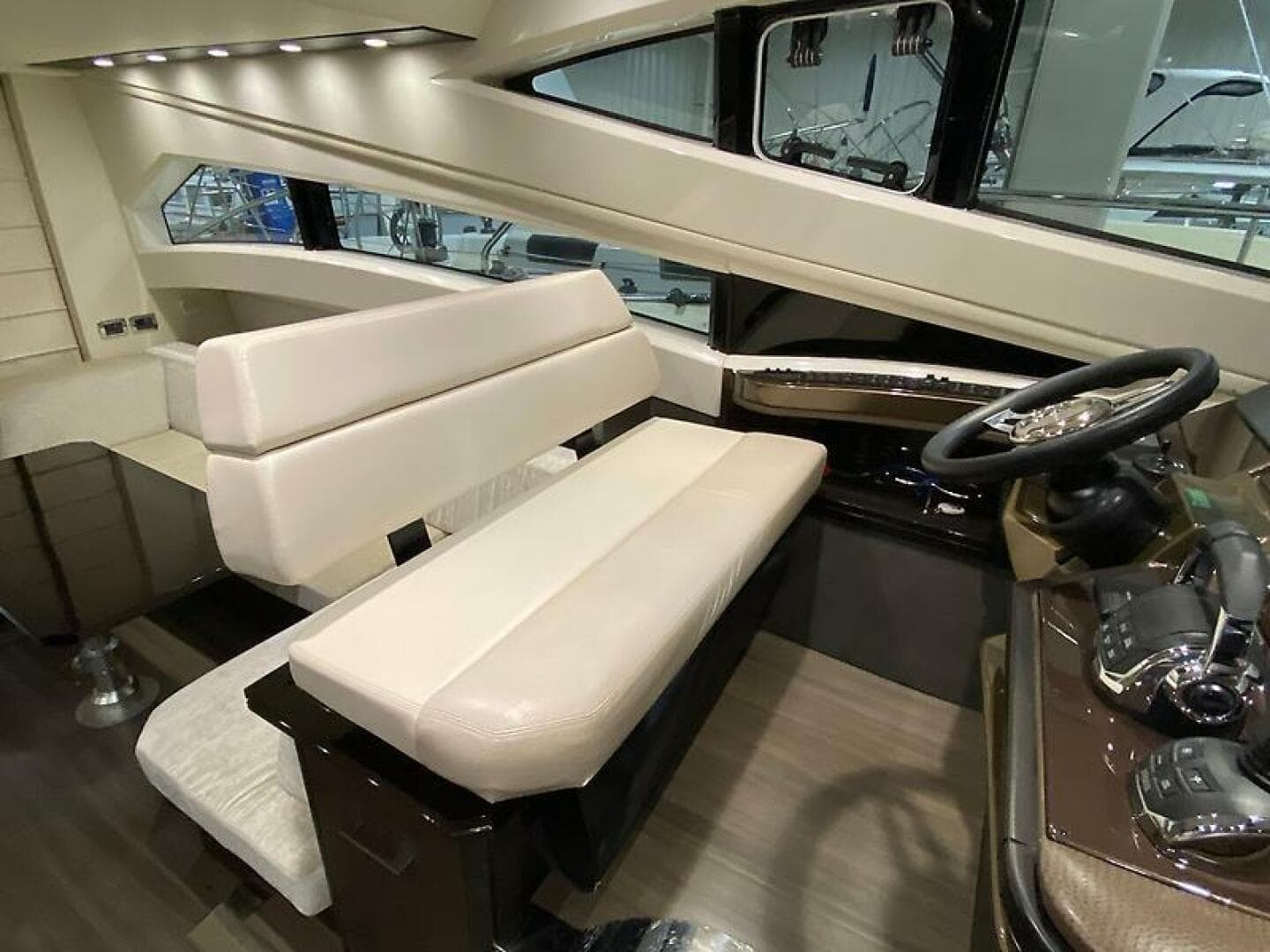 2014 Marquis 500 Sport Bridge — photo 24