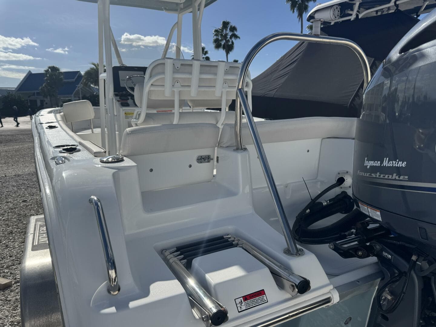 2021 Sea Hunt Ultra 219 — photo 10