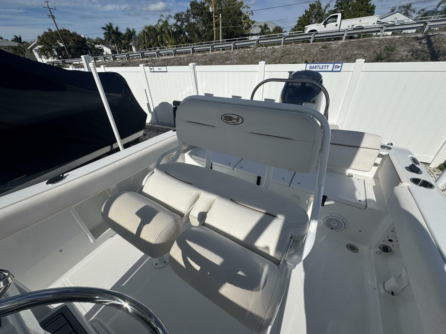 2021 Sea Hunt Ultra 219 — photo 32