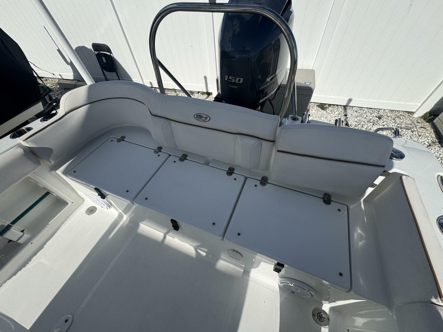 2021 Sea Hunt Ultra 219 — photo 33