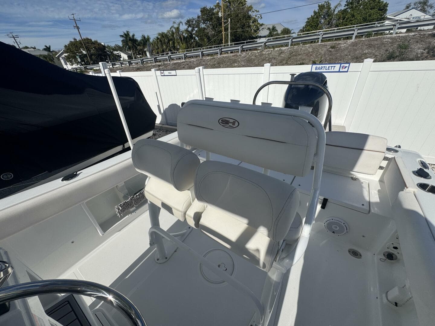 2021 Sea Hunt Ultra 219 — photo 31