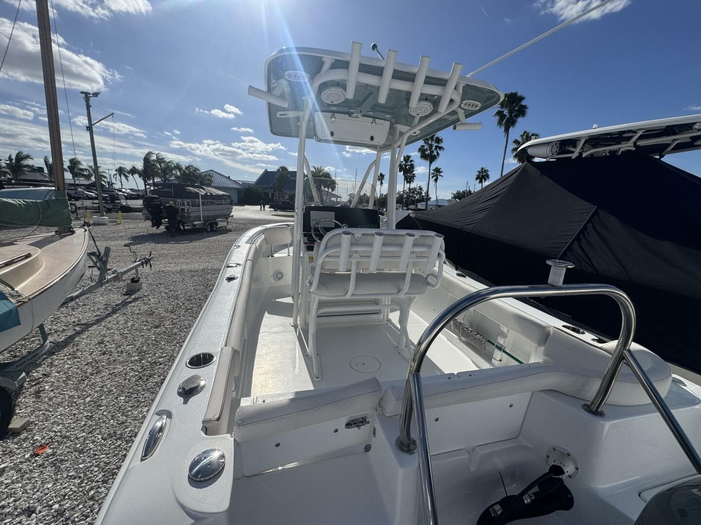 2021 Sea Hunt Ultra 219 — photo 16