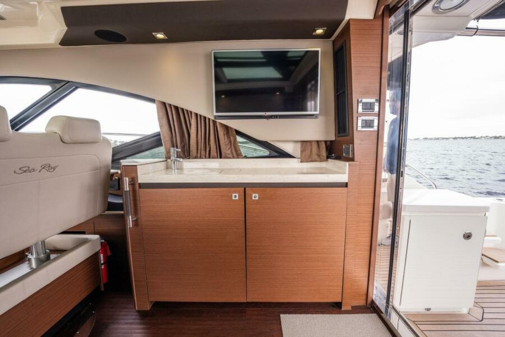 2015 Sea Ray 510 Sundancer — photo 8