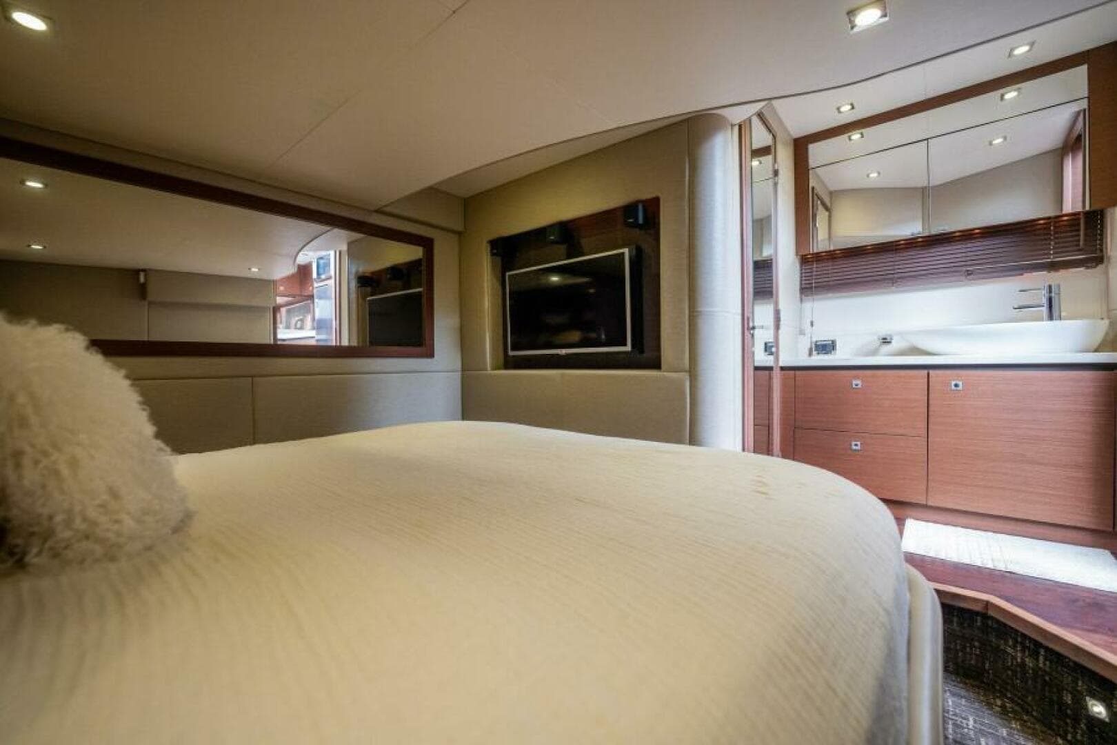 2015 Sea Ray 510 Sundancer — photo 34