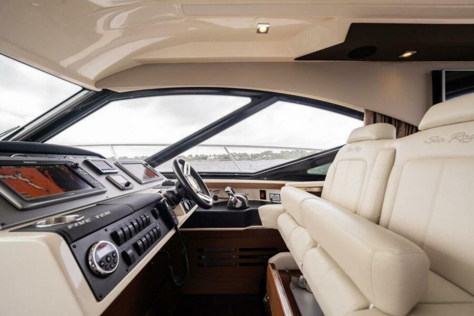 2015 Sea Ray 510 Sundancer — photo 18