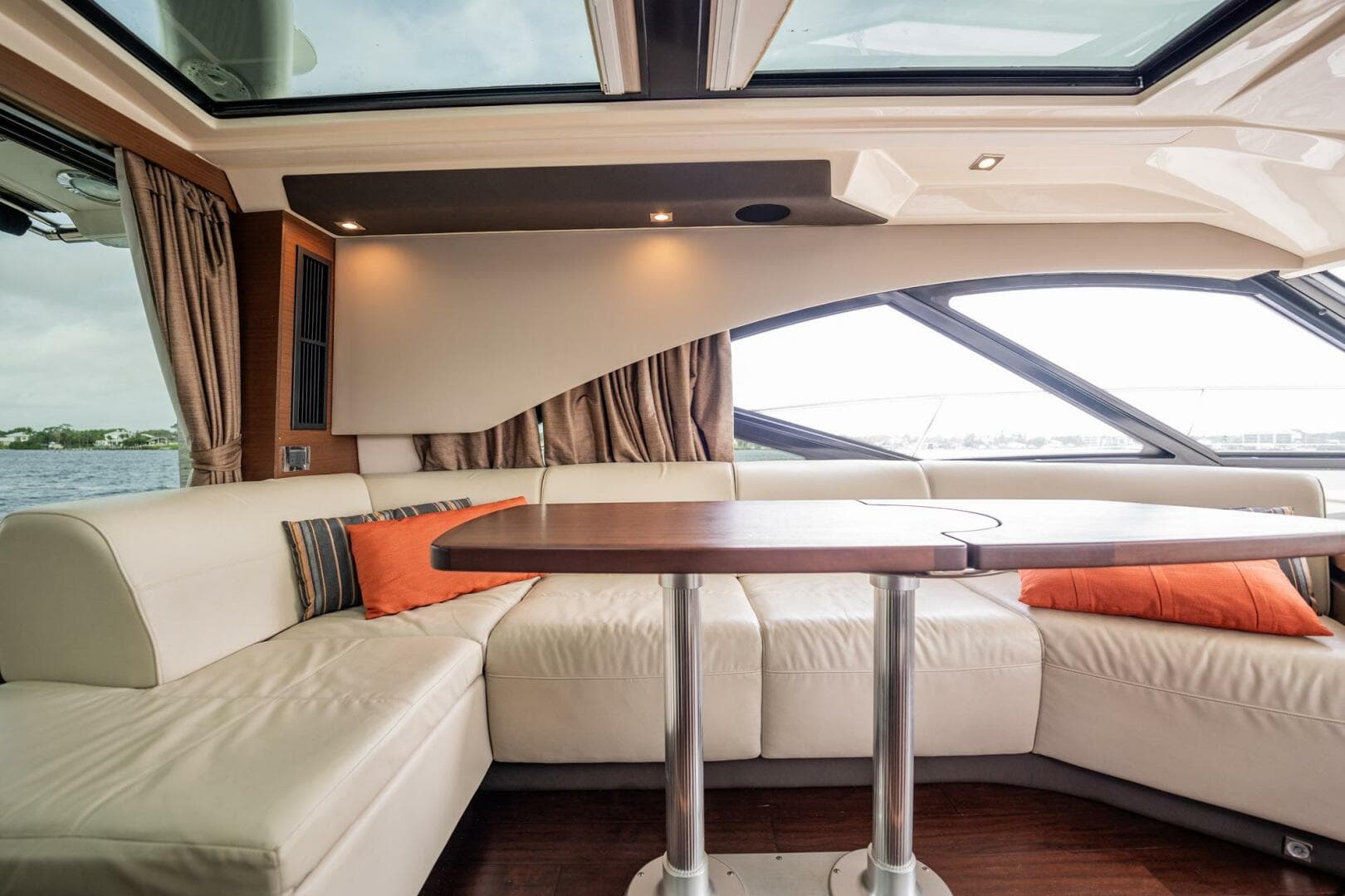 2015 Sea Ray 510 Sundancer — photo 74