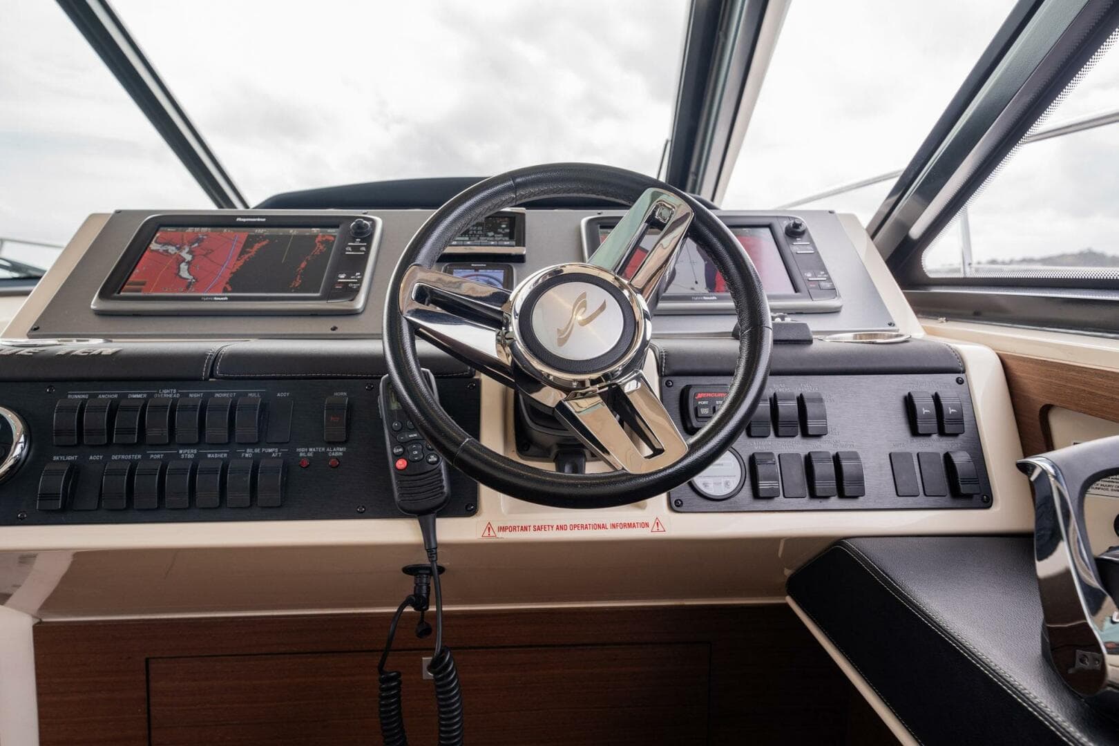 2015 Sea Ray 510 Sundancer — photo 85