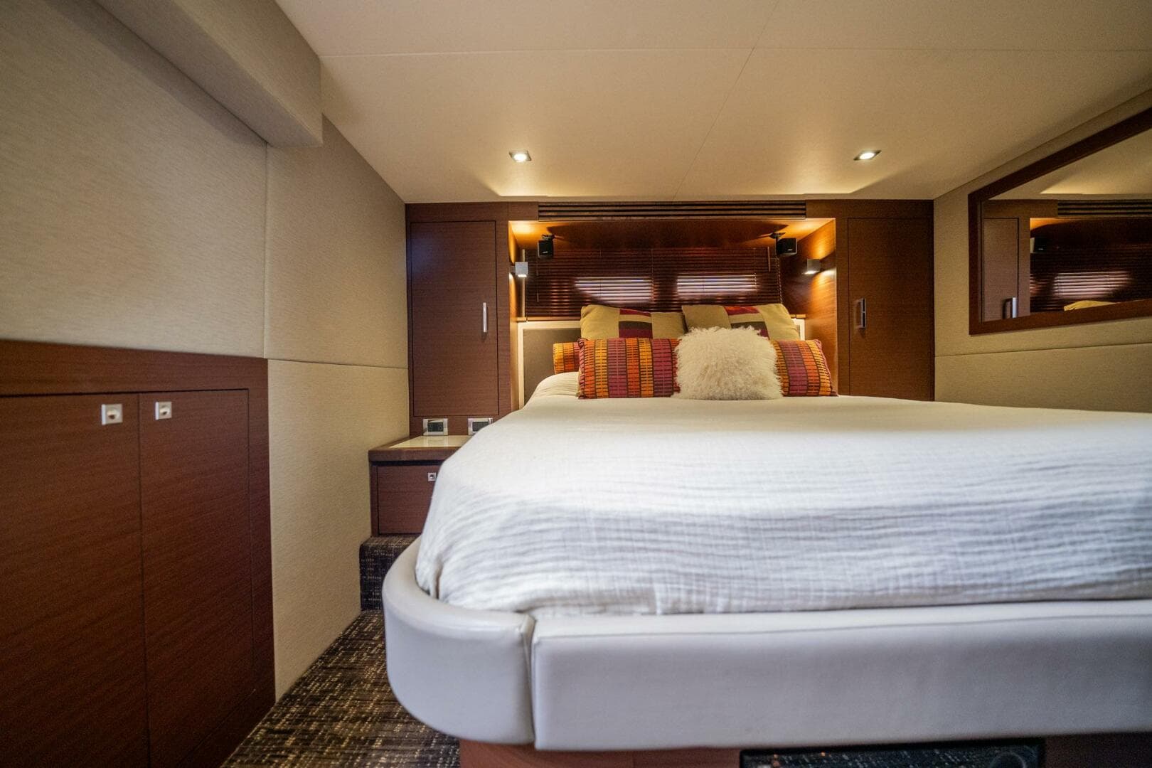 2015 Sea Ray 510 Sundancer — photo 100