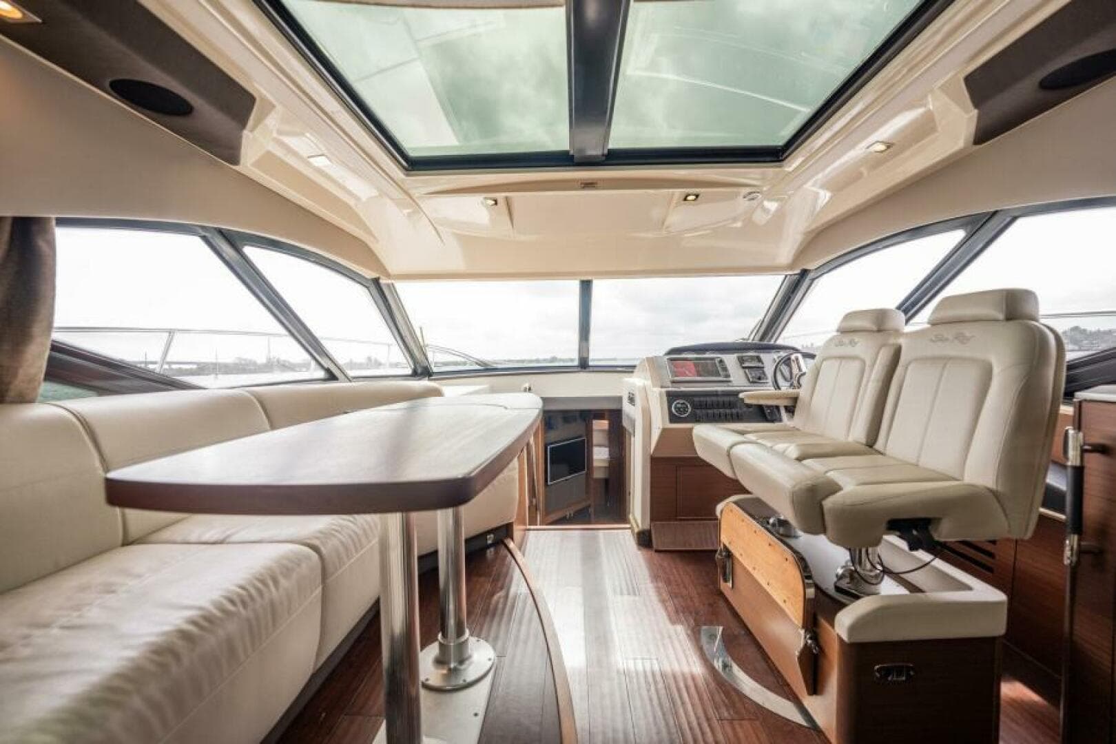 2015 Sea Ray 510 Sundancer — photo 13