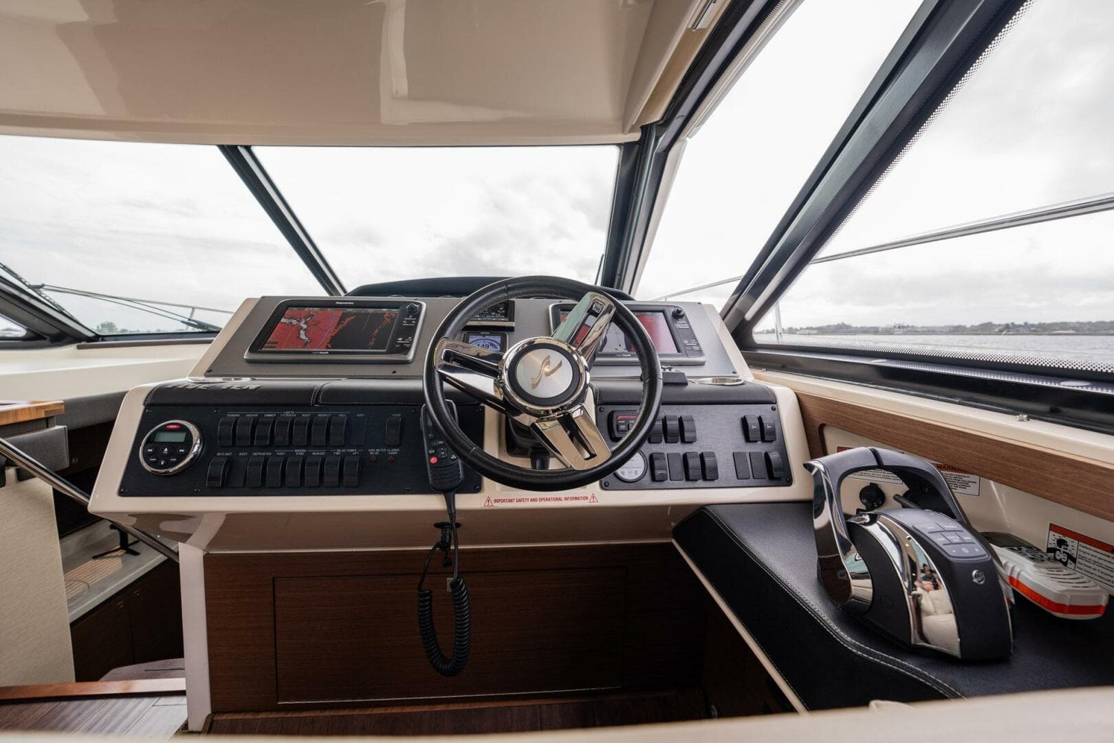 2015 Sea Ray 510 Sundancer — photo 84