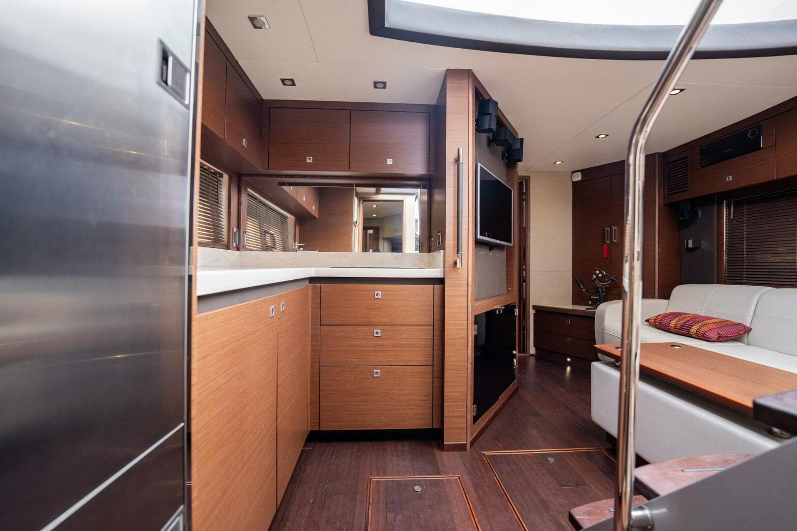 2015 Sea Ray 510 Sundancer — photo 102