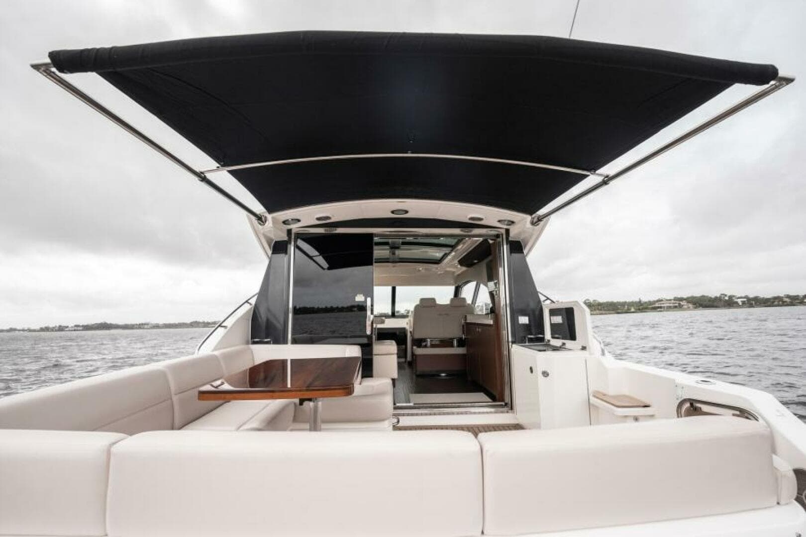 2015 Sea Ray 510 Sundancer — photo 52