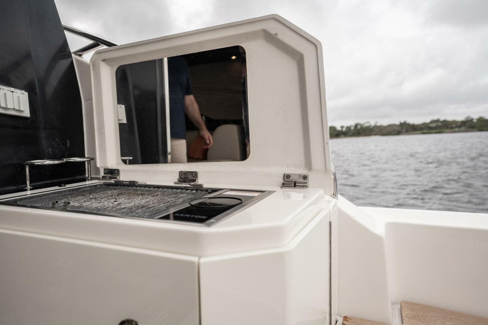 2015 Sea Ray 510 Sundancer — photo 115