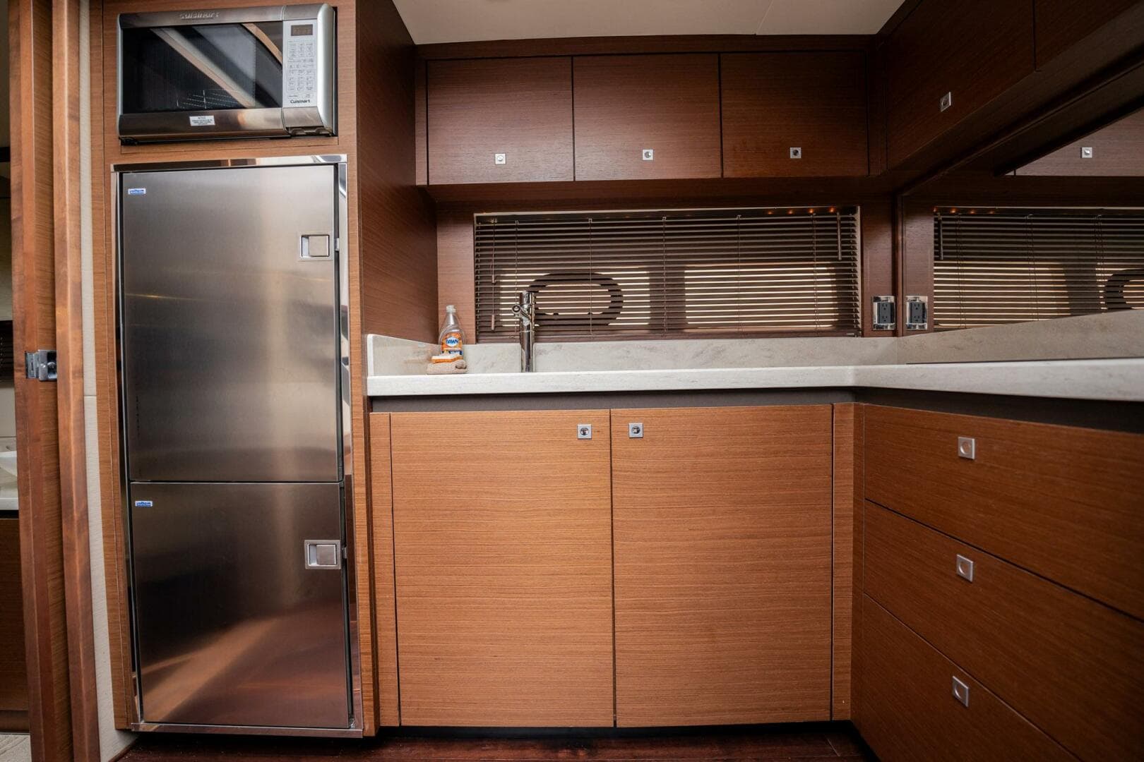 2015 Sea Ray 510 Sundancer — photo 94