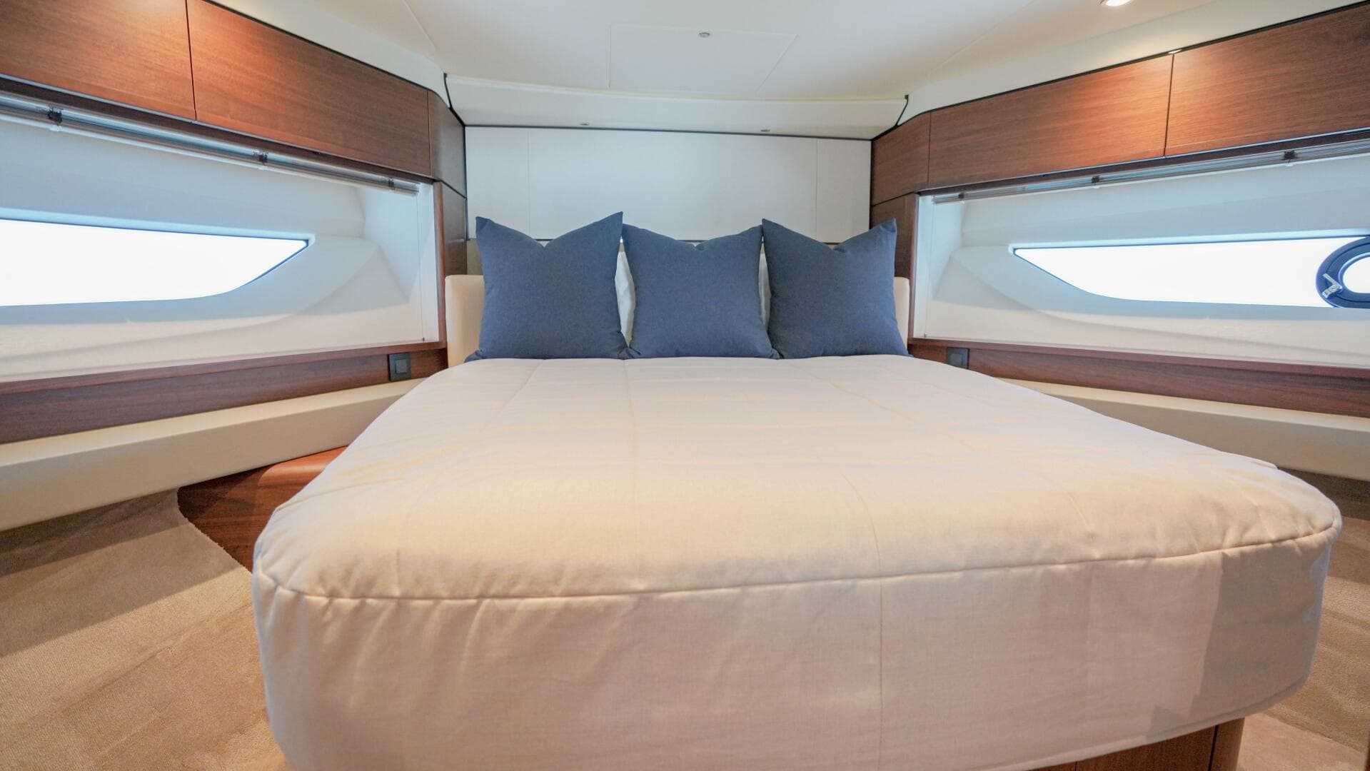 2022 Princess F55 — photo 51