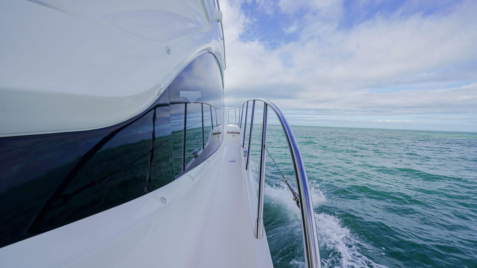 2022 Princess F55 — photo 22