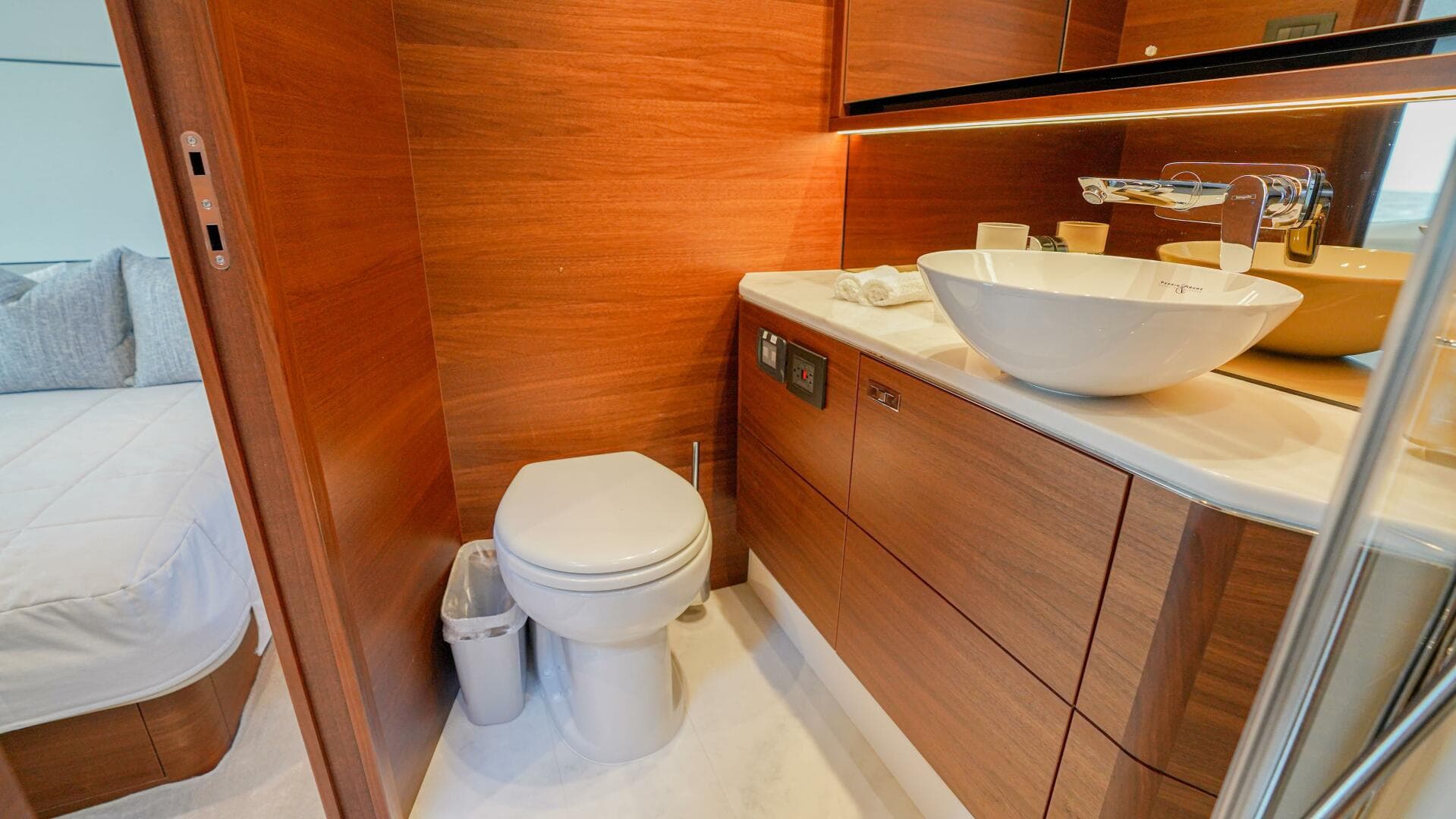 2022 Princess F55 — photo 47