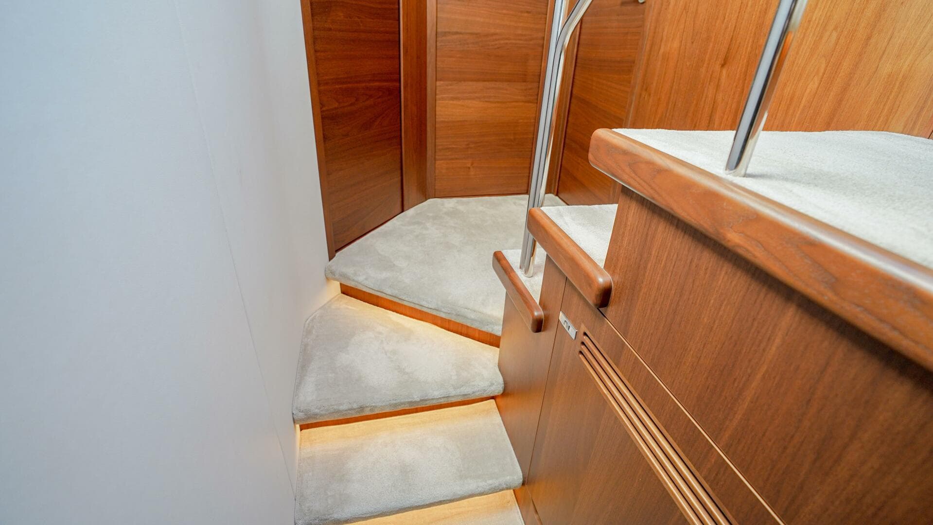 2022 Princess F55 — photo 41