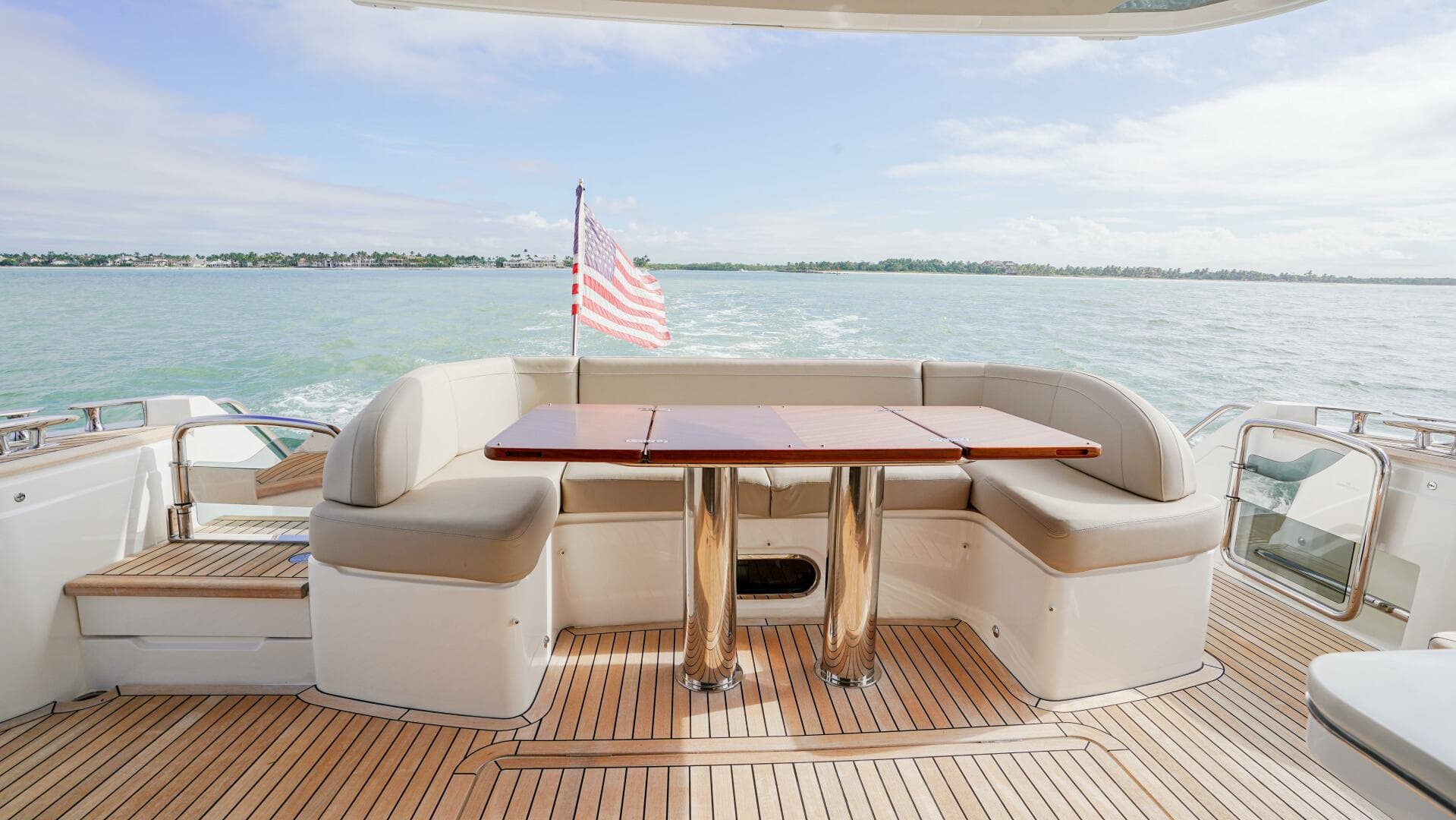 2022 Princess F55 — photo 13