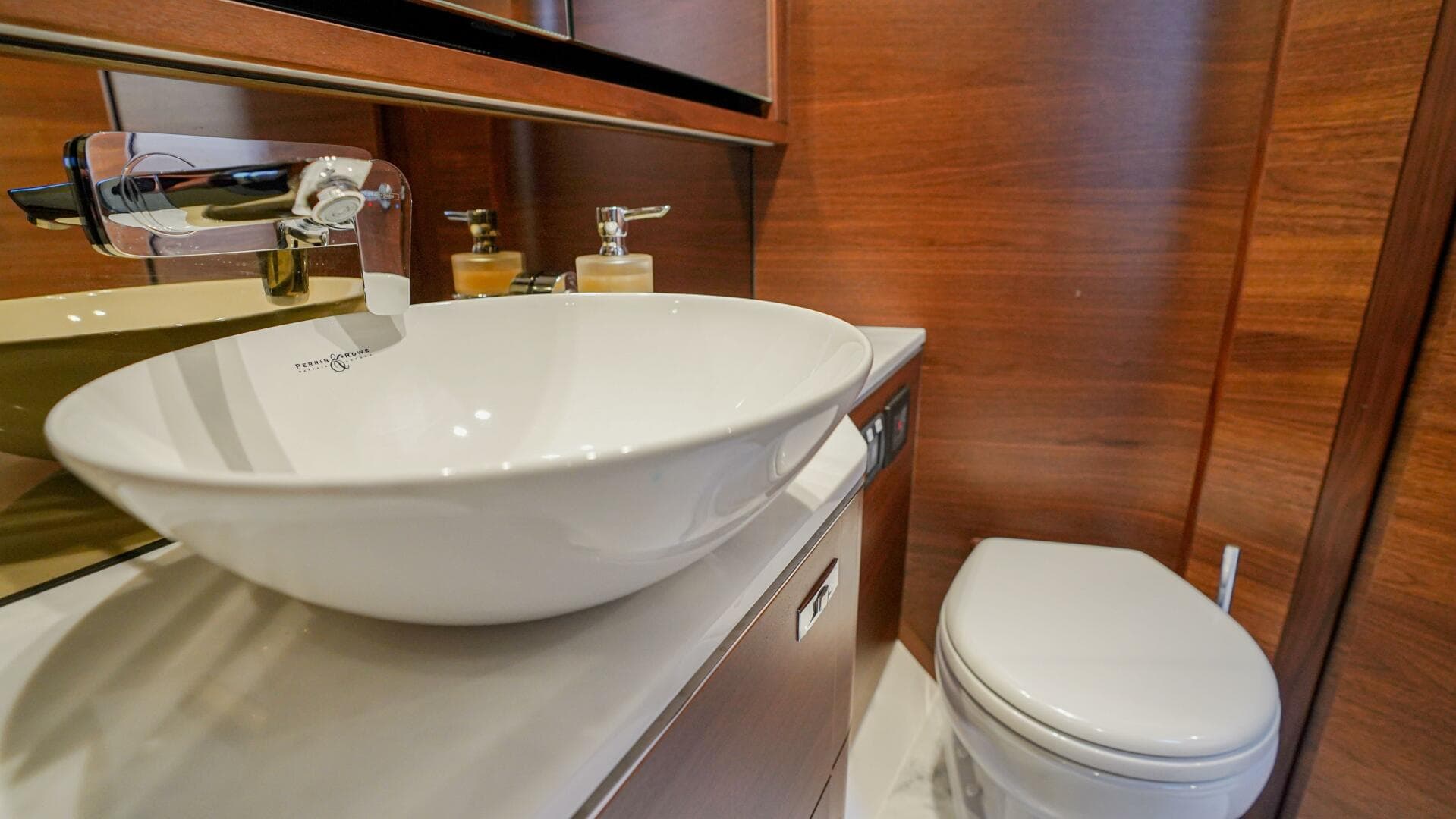 2022 Princess F55 — photo 55