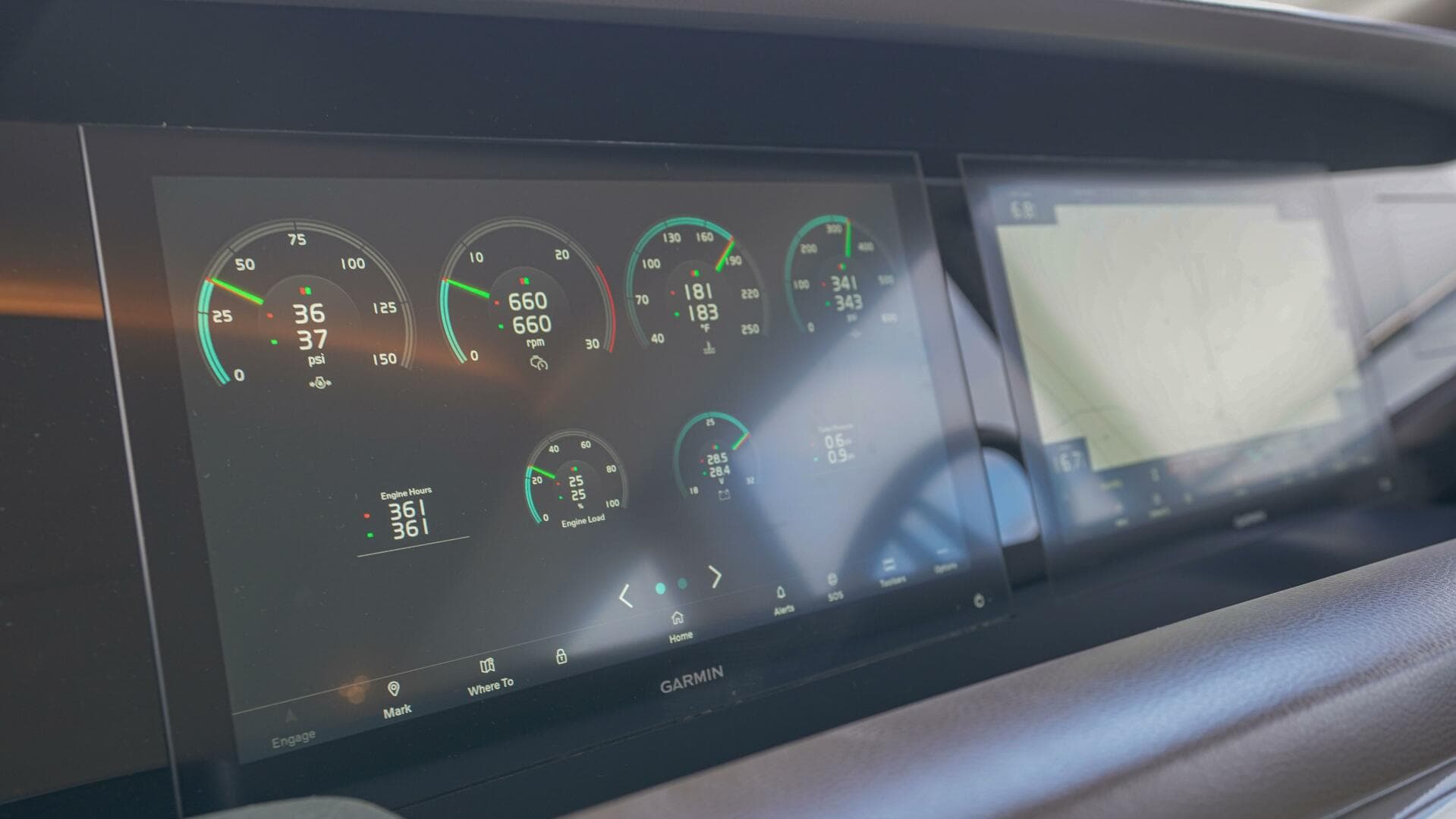 2022 Princess F55 — photo 36