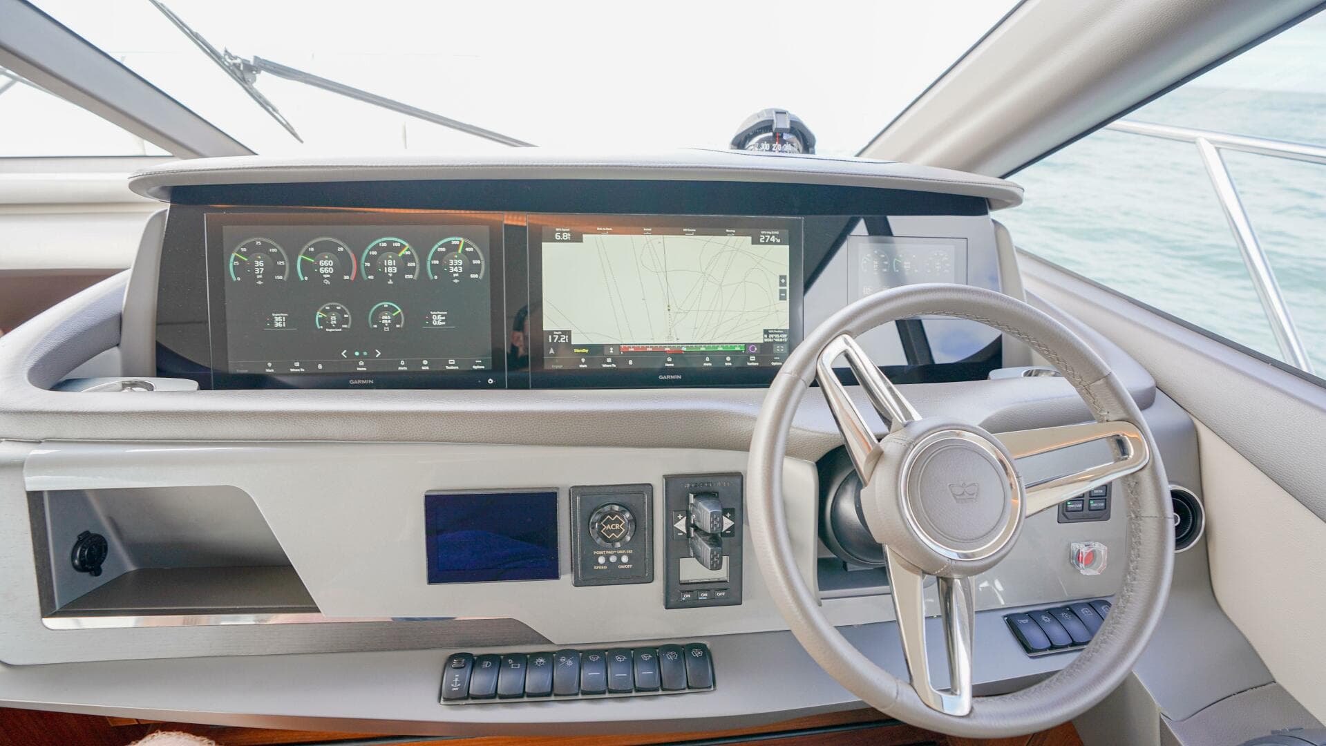 2022 Princess F55 — photo 34