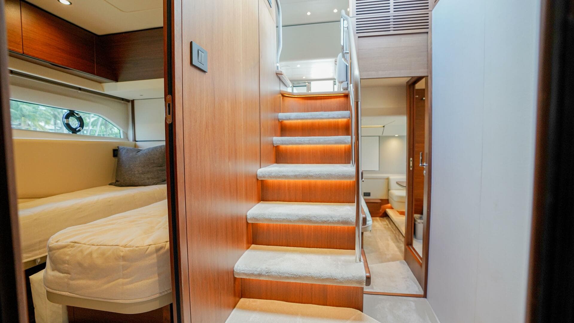 2022 Princess F55 — photo 42