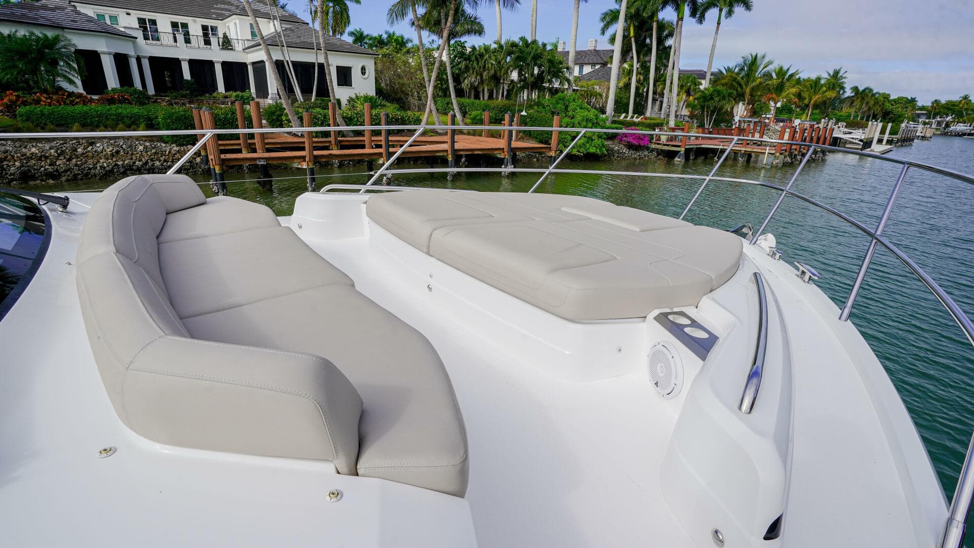 2022 Princess F55 — photo 21