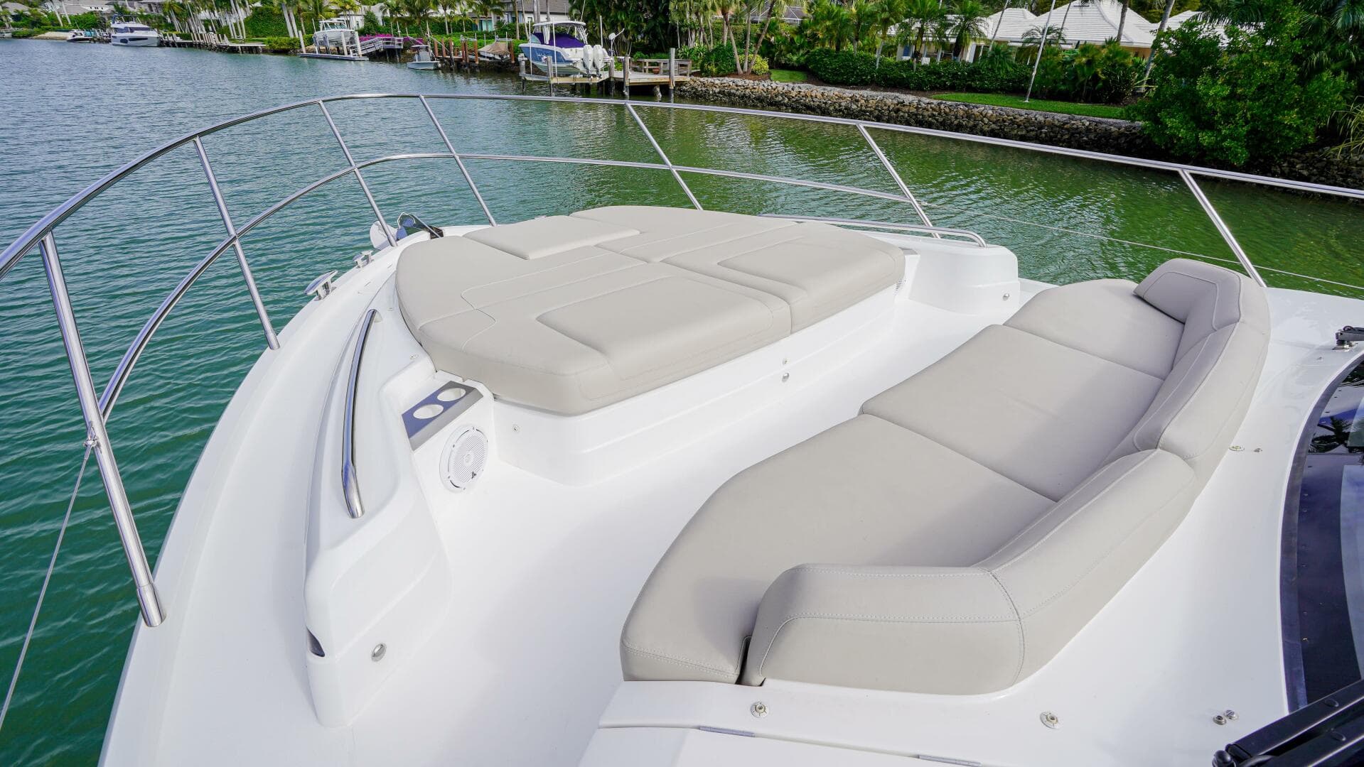 2022 Princess F55 — photo 16