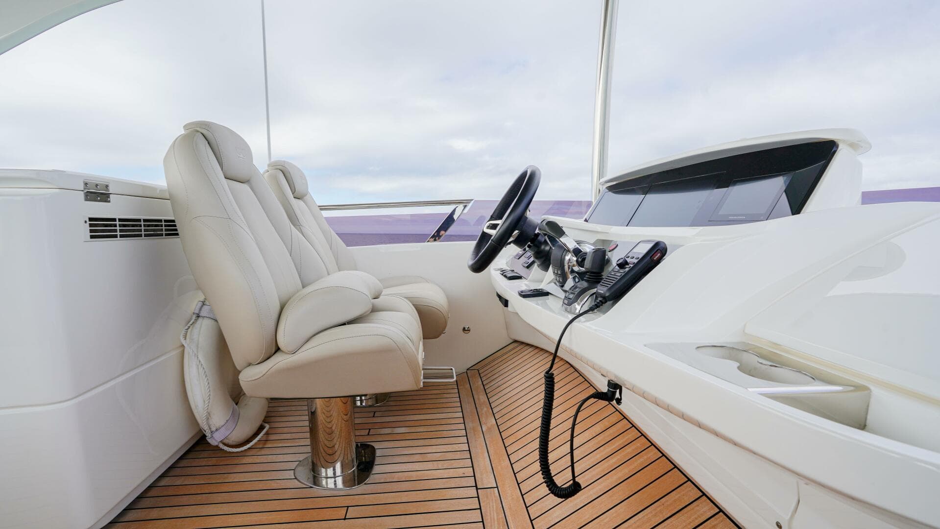 2022 Princess F55 — photo 62