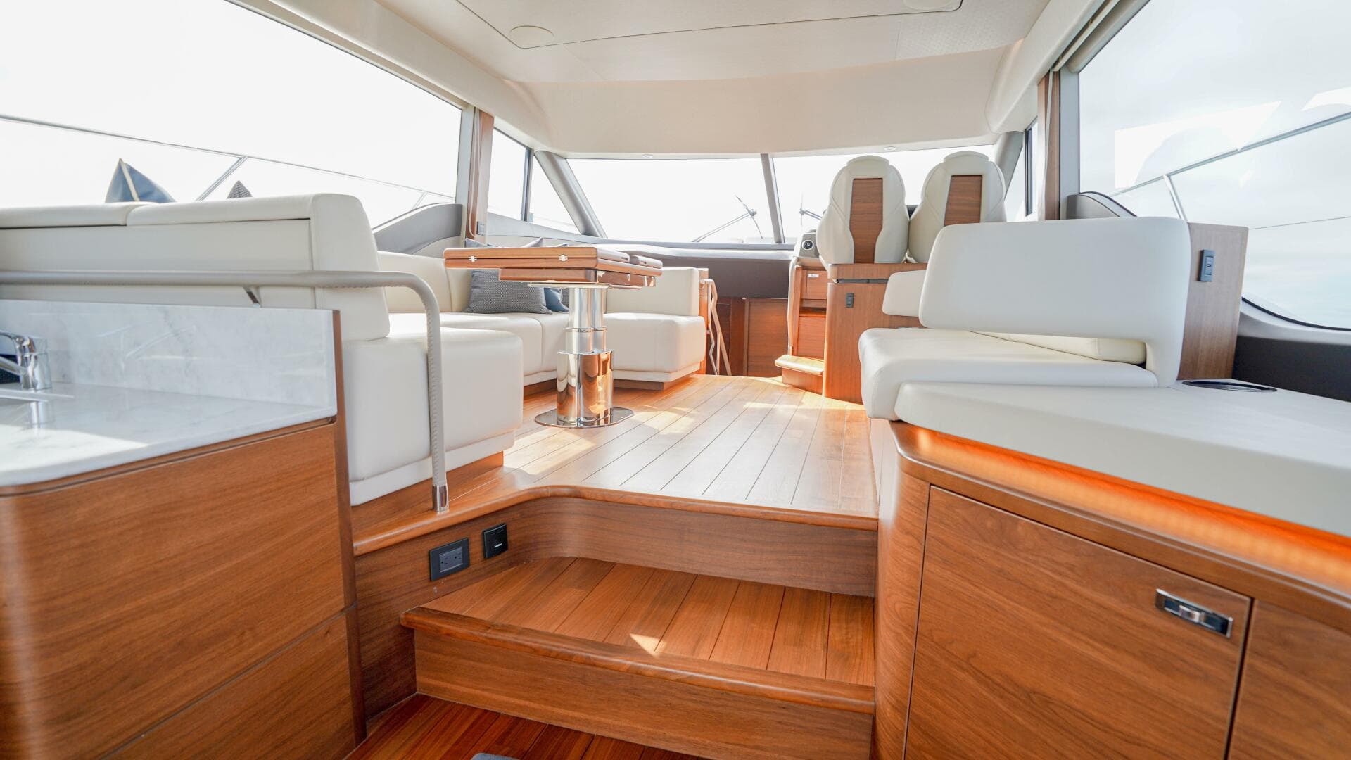 2022 Princess F55 — photo 28