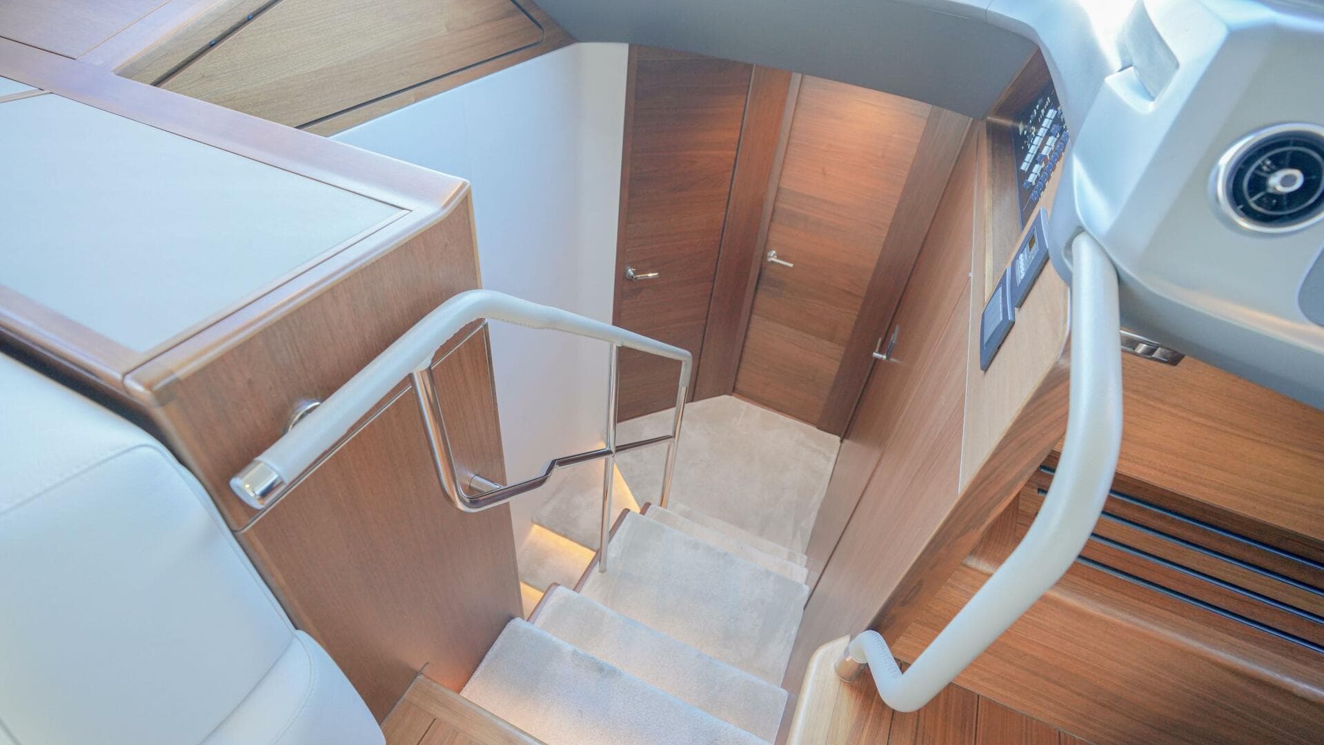 2022 Princess F55 — photo 38