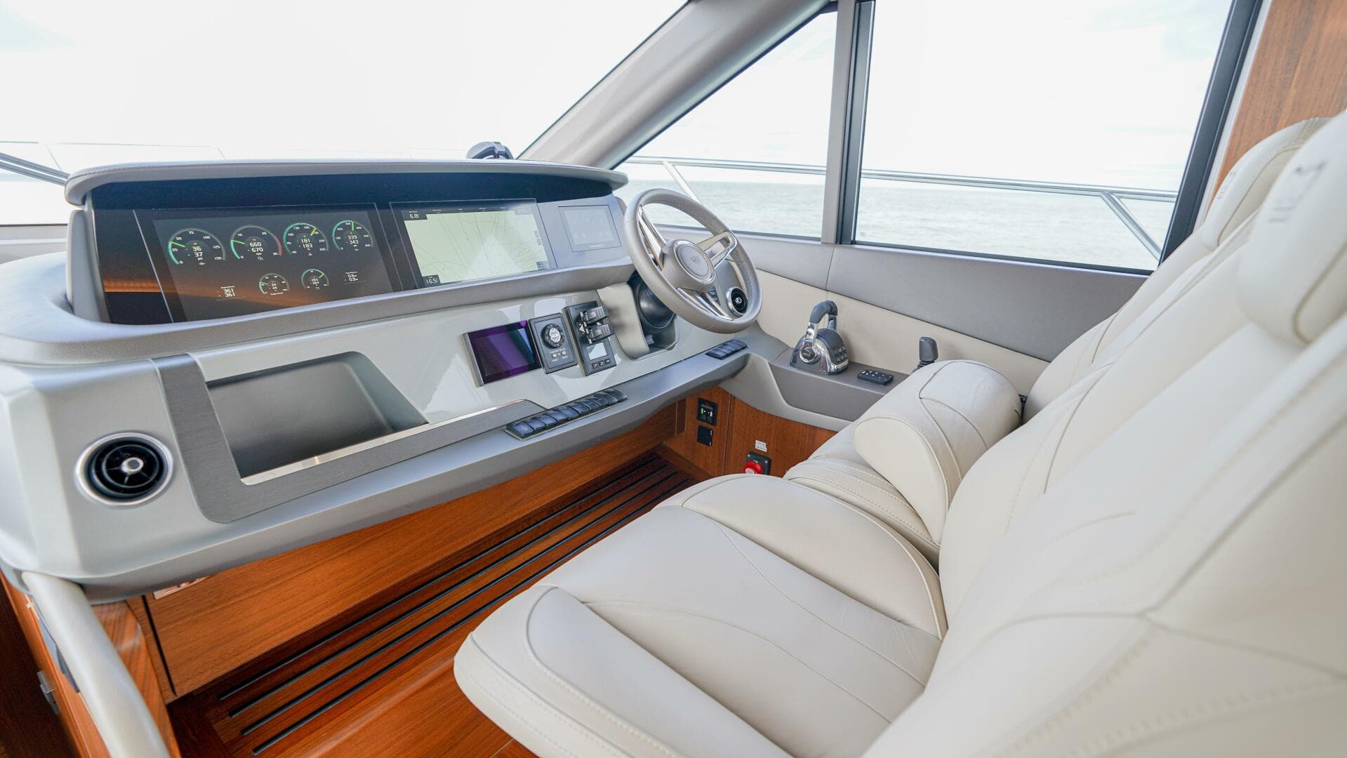 2022 Princess F55 — photo 33