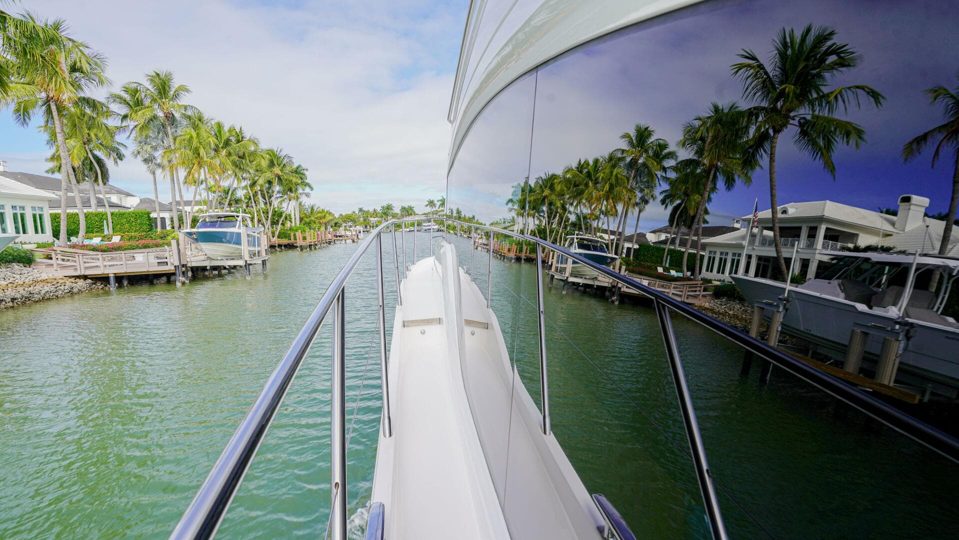 2022 Princess F55 — photo 15