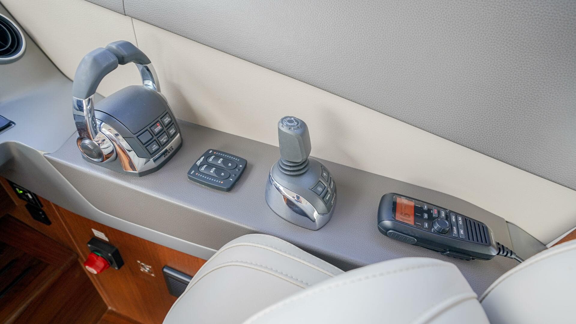 2022 Princess F55 — photo 35