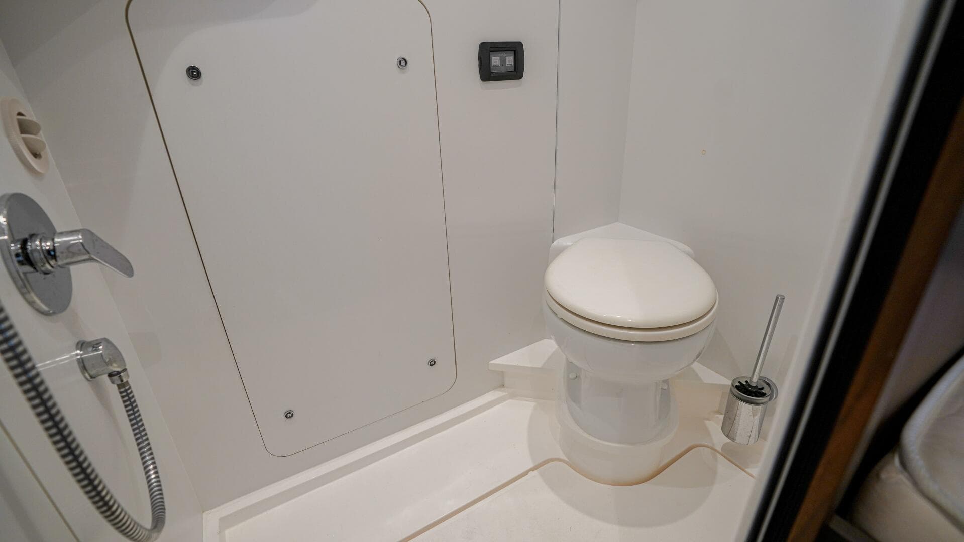 2022 Princess F55 — photo 73