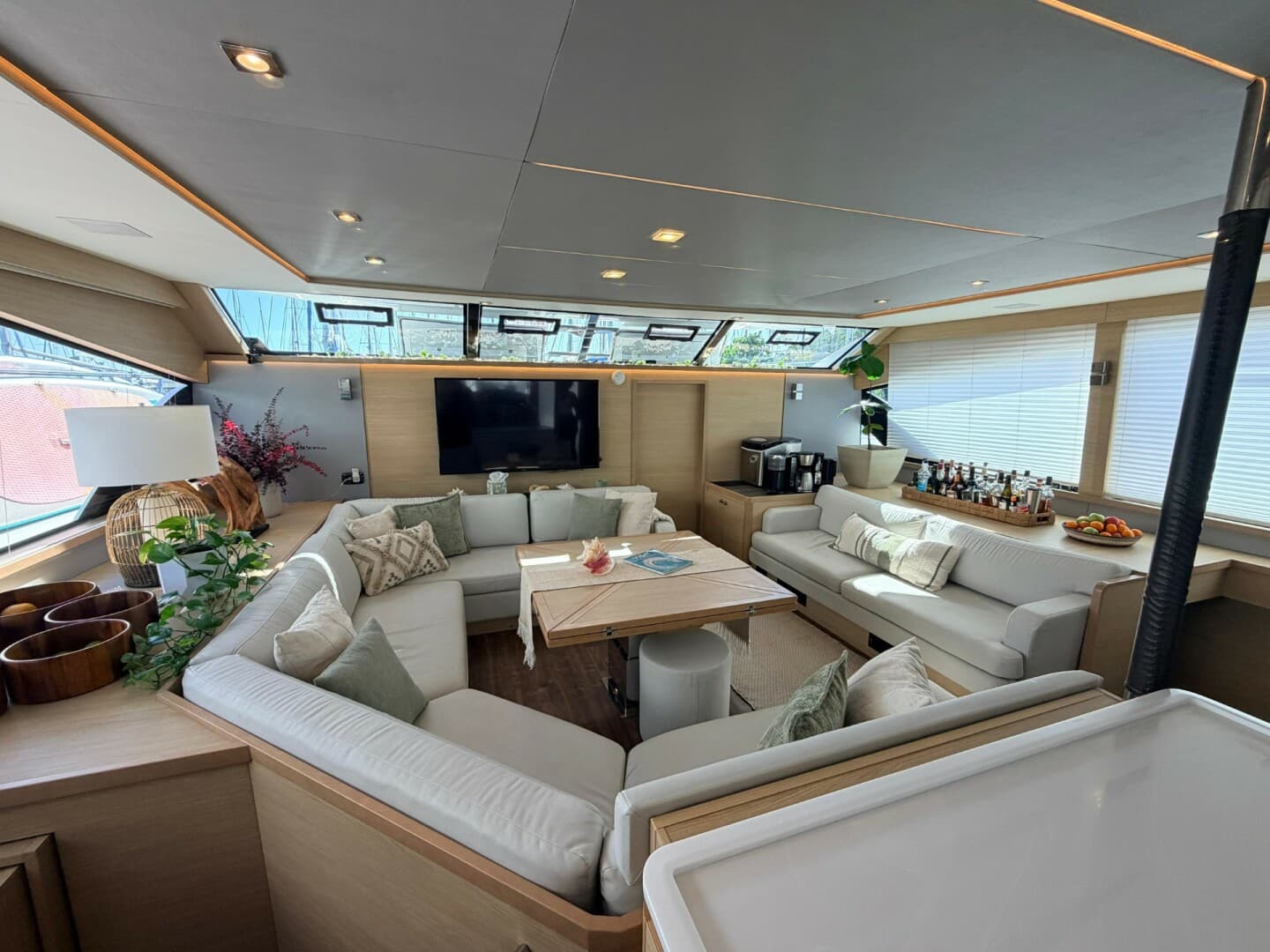 2022 Aquila 54 — photo 28