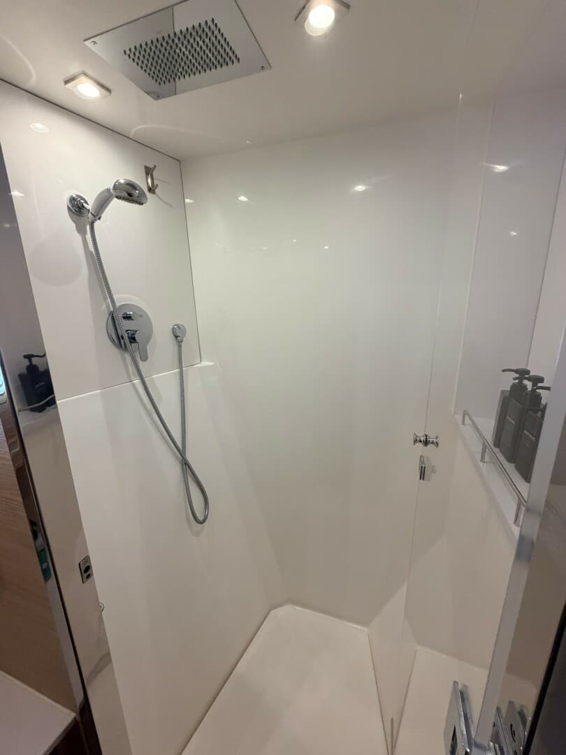 2022 Aquila 54 — photo 34