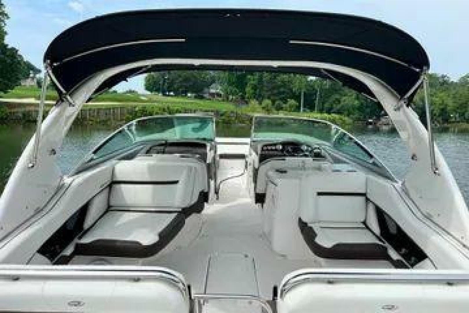 2016 Regal 3200 Bowrider — photo 3