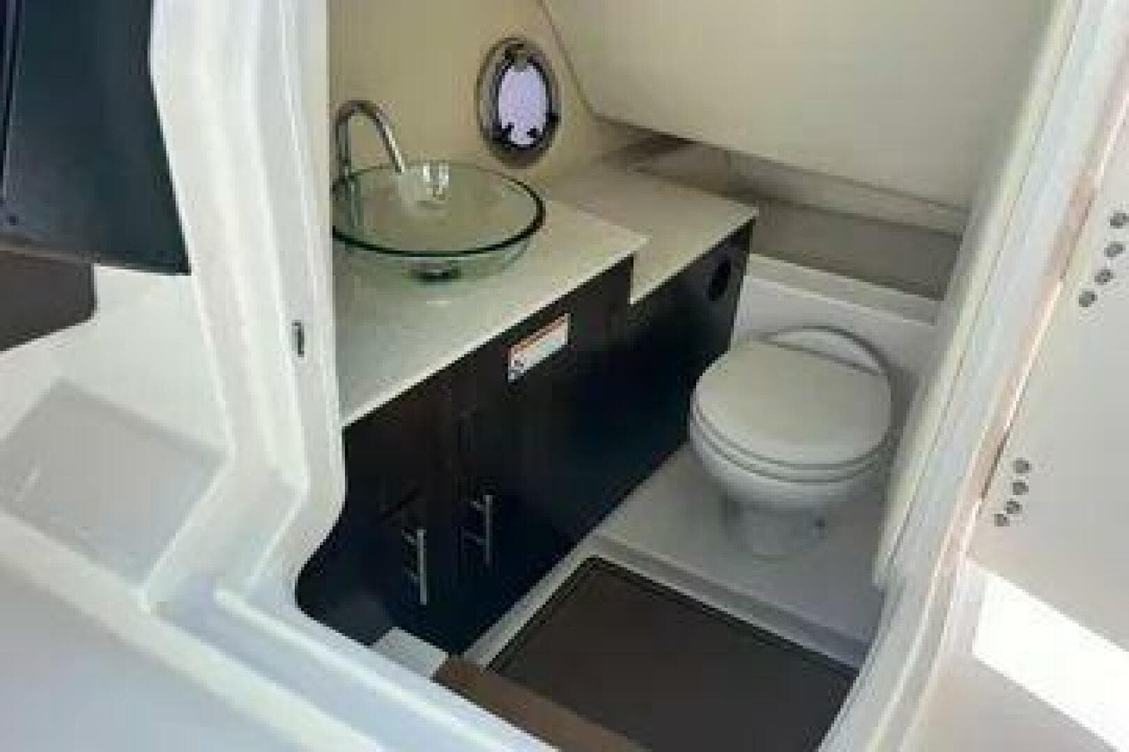 2016 Regal 3200 Bowrider — photo 4