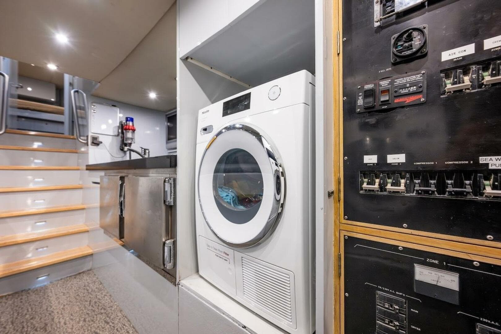 1988 Cheoy Lee 92 — photo 81