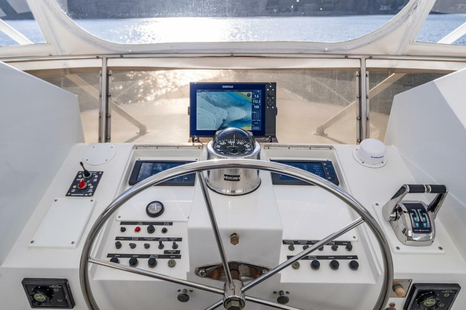 1988 Cheoy Lee 92 — photo 17