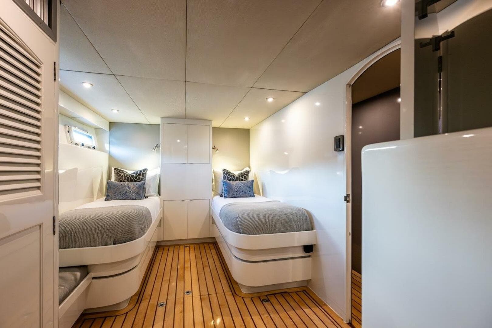 1988 Cheoy Lee 92 — photo 73