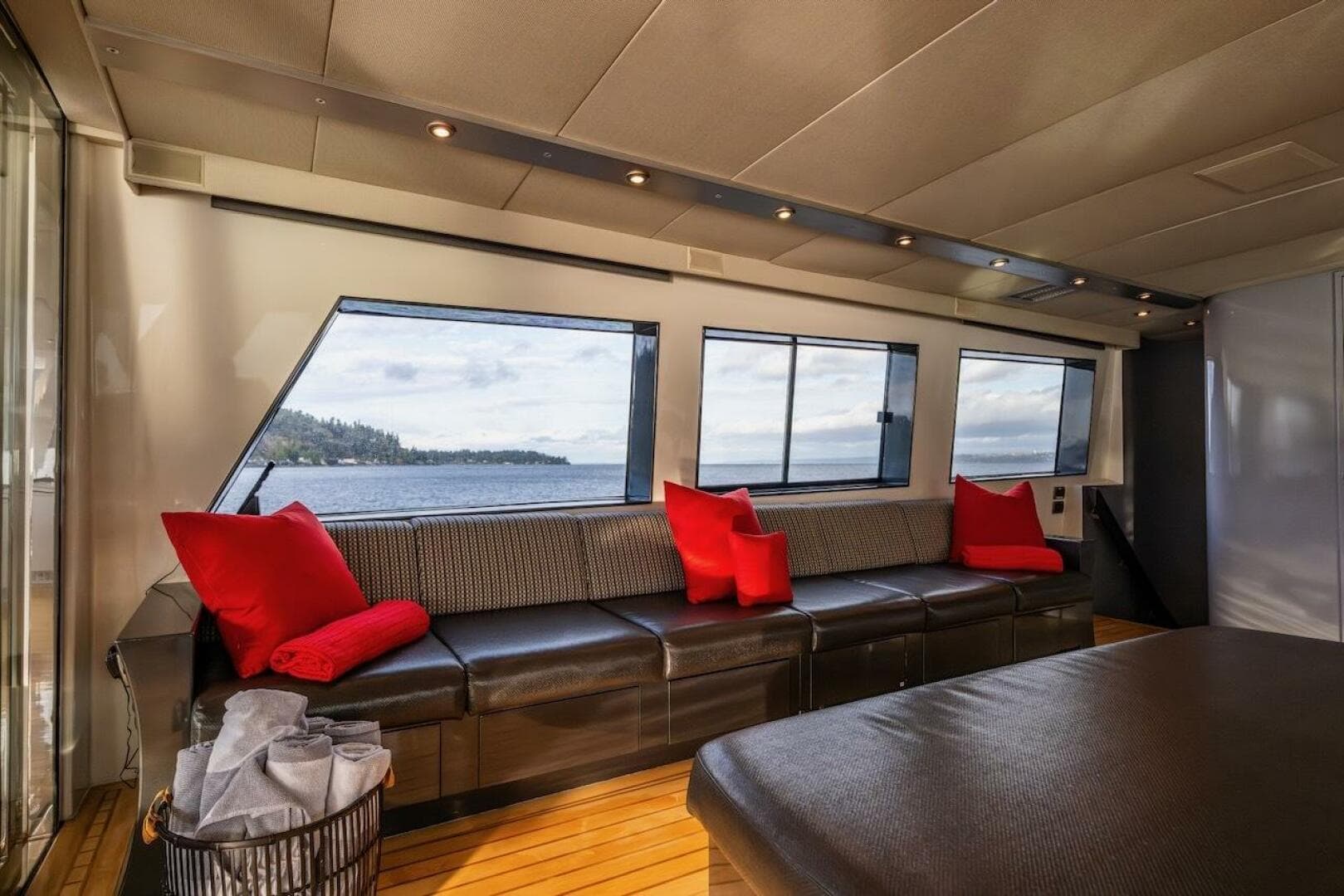 1988 Cheoy Lee 92 — photo 36