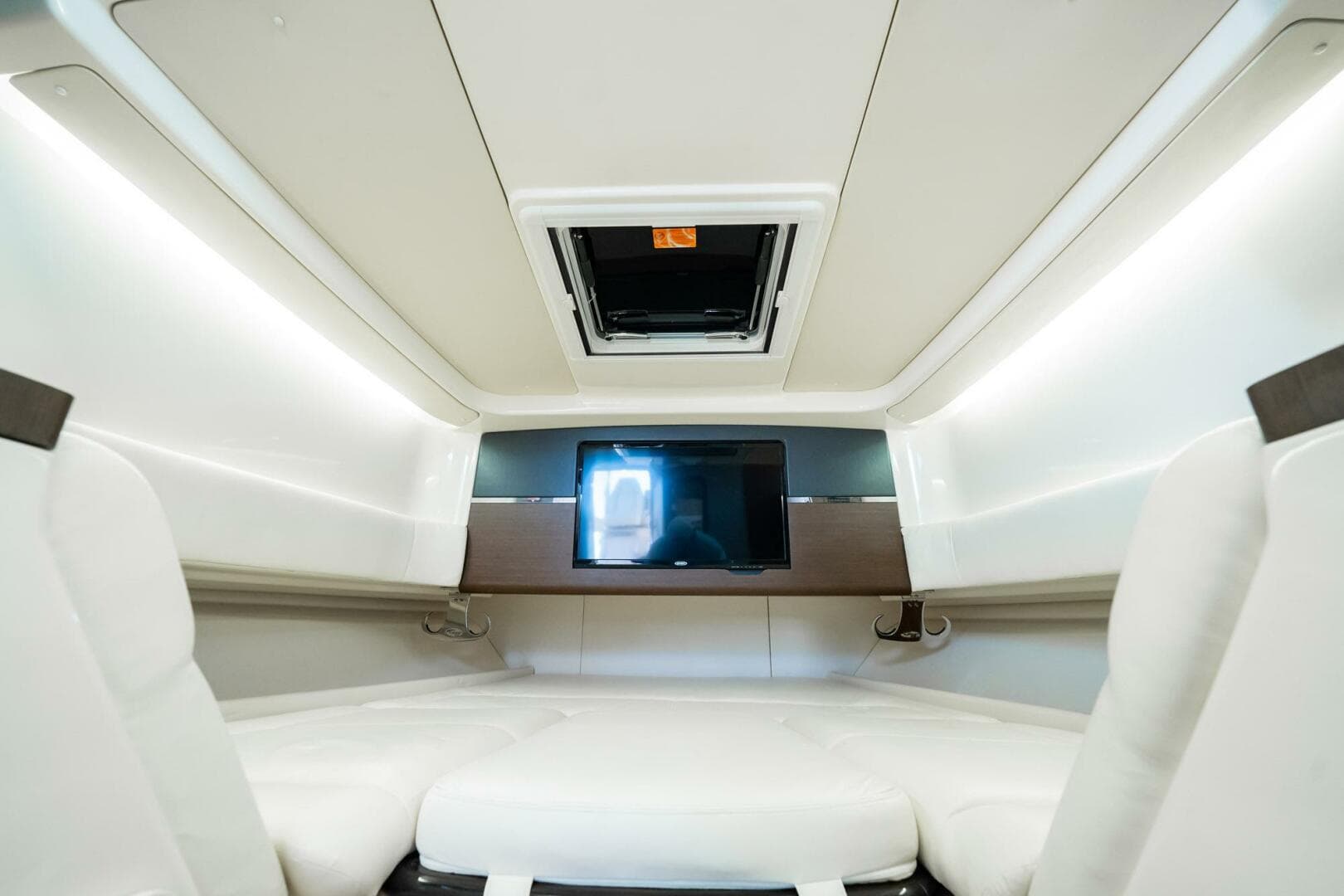 2021 Grady-White Canyon 456 — photo 11