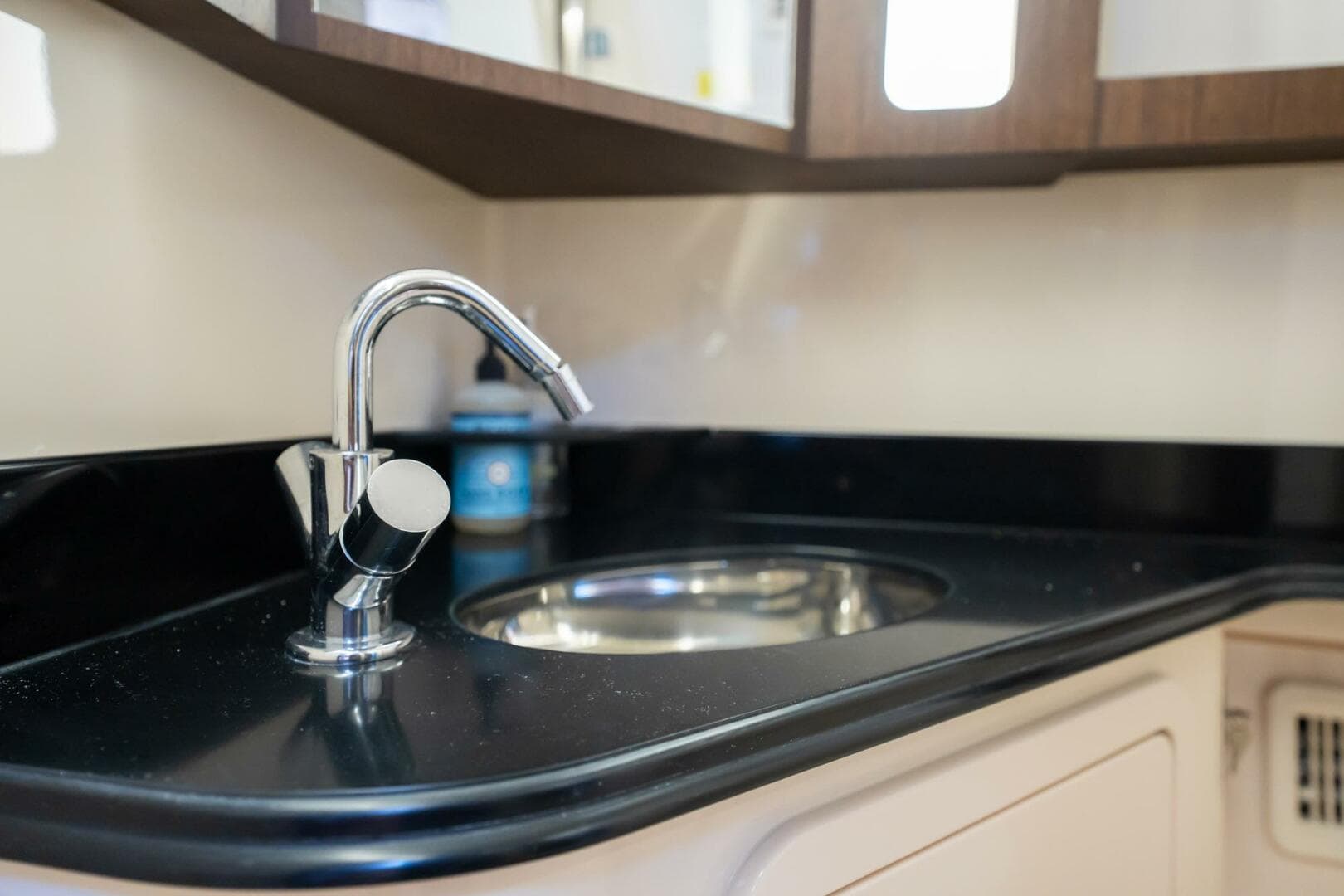 2021 Grady-White Canyon 456 — photo 18