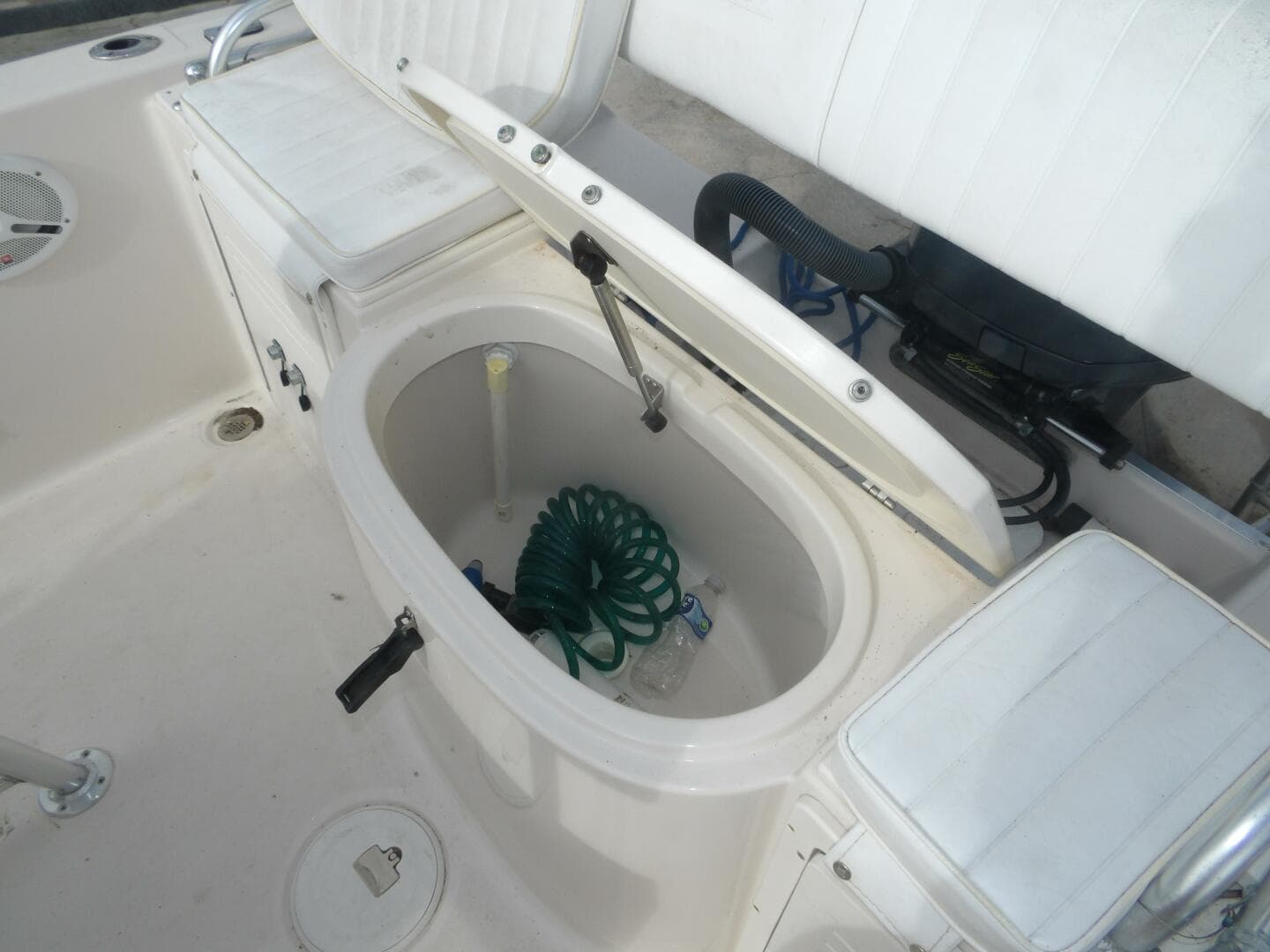 2006 Cobia 210 CC — photo 41