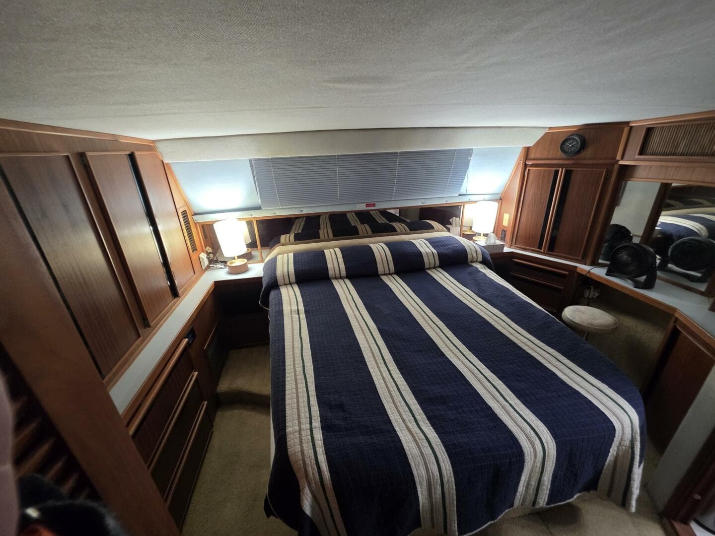 1988 Sea Ray 415 — photo 38