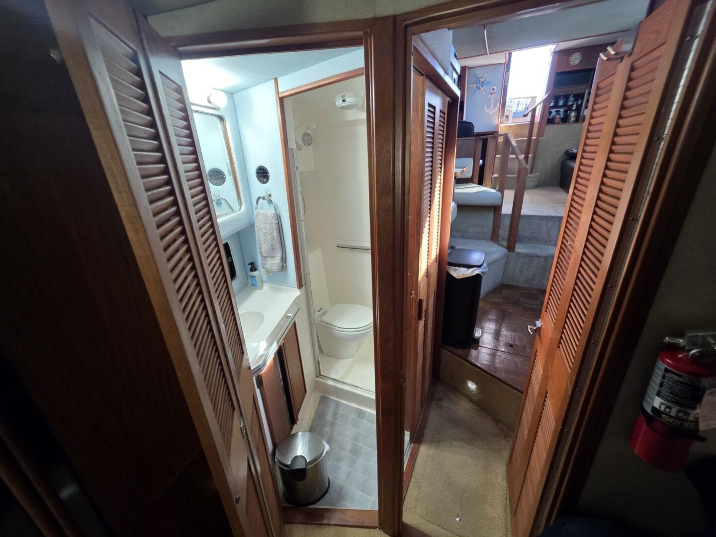 1988 Sea Ray 415 — photo 24