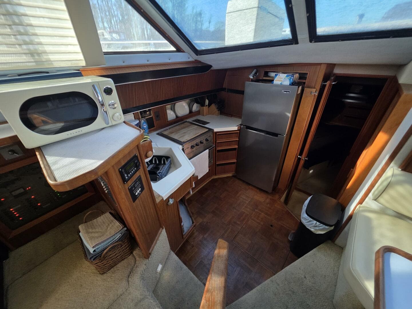 1988 Sea Ray 415 — photo 28